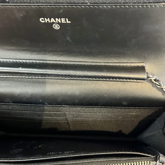 Patent leather black mini crossbody bag. - Picture 3 of 5